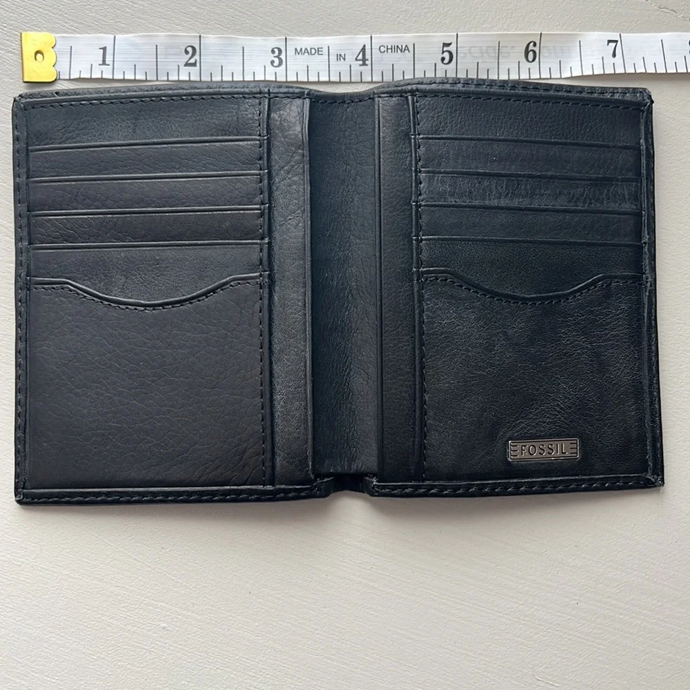 Men’s Fossil Leather Wallet - Picture 3 of 10